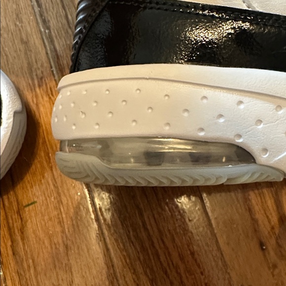 Kids, Jordan high top , size 5 - Picture 9 of 11